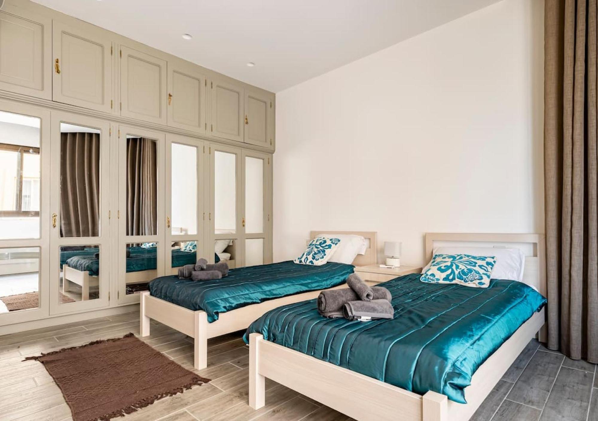 Sea View Luxury Haven Living & 3Bedrooms Seafront Sliema Bagian luar foto