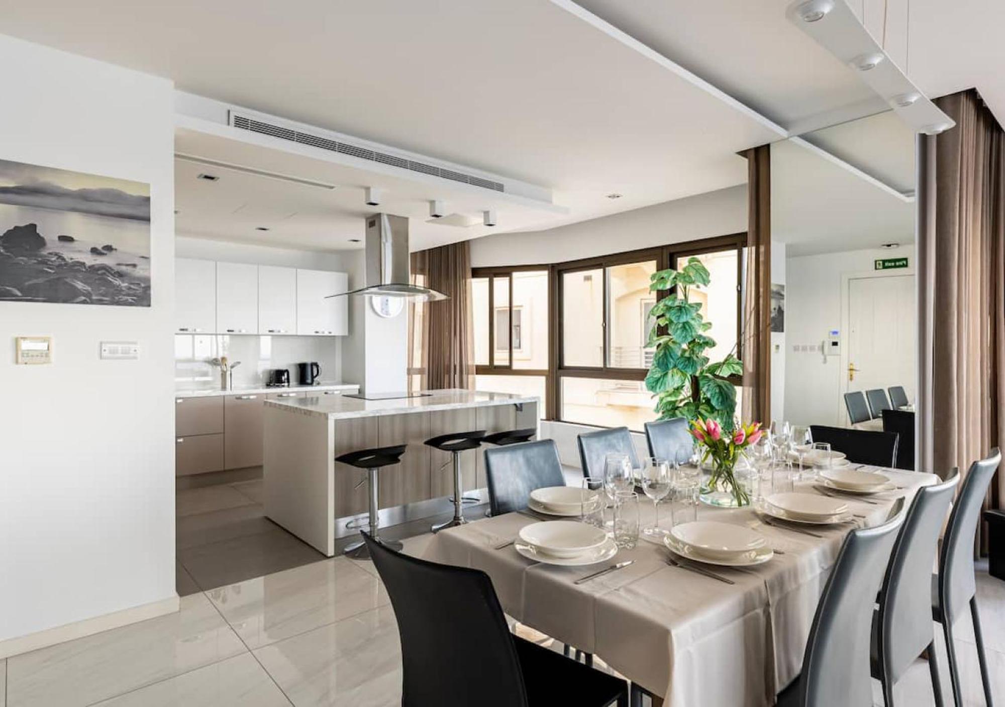 Sea View Luxury Haven Living & 3Bedrooms Seafront Sliema Bagian luar foto